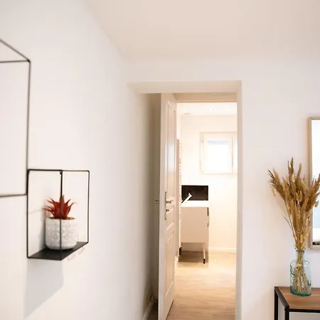 Ng Suitehome: Roubaix Barbieux Retreat with Balneo & Netflix Exterior photo