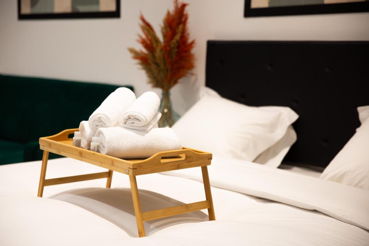 Ng Suitehome: Barbieux Retreat With Balneo & Netflix Roubaix