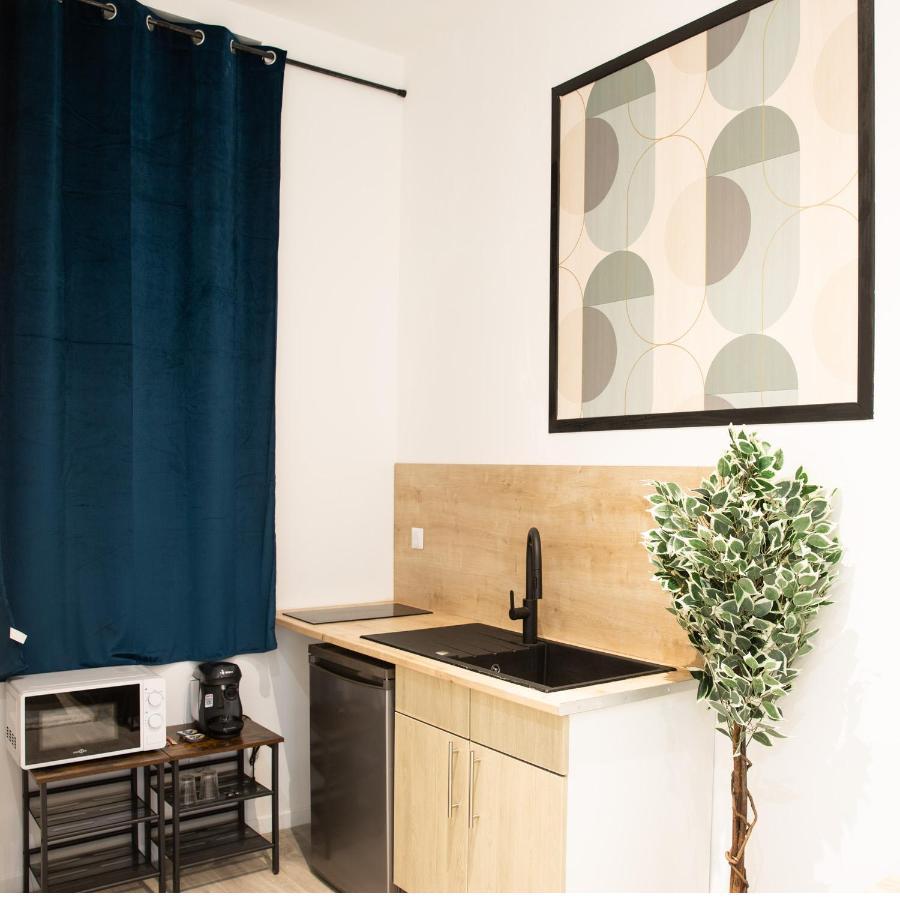Apartment Ng Suitehome: Barbieux Retreat With Balneo & Netflix *